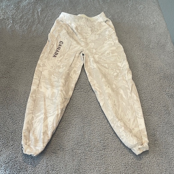 lululemon | lululemon Team Canada High-Rise Pants Size 6 - Picture 1 of 7